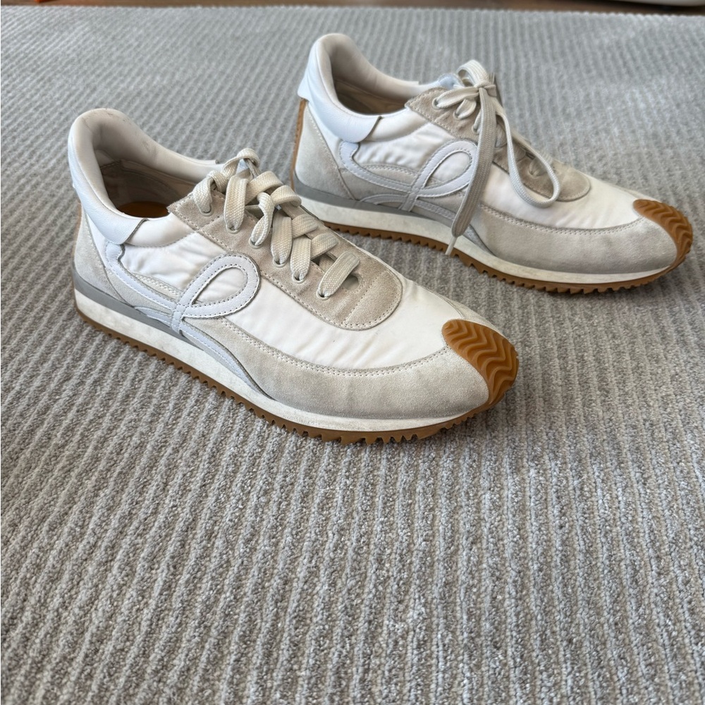 Women’s FLOW Runner LOEWE white sneakers